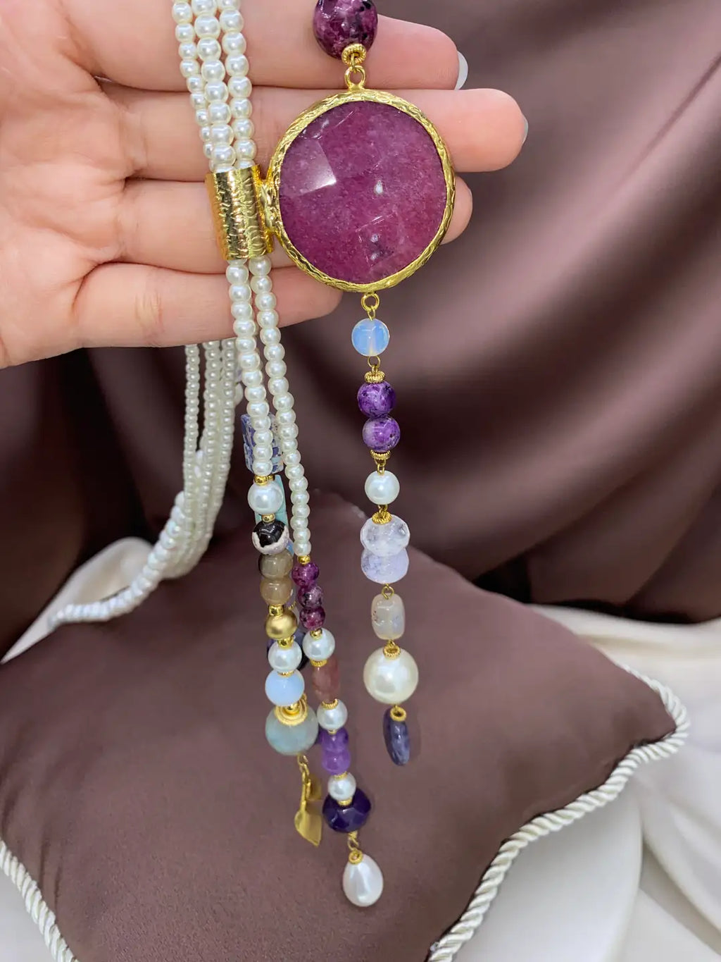 قلادة سيان بالكوارتز واللؤلؤ الزراعي