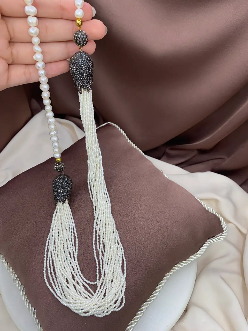قلادة "أيلا" باللؤلؤ