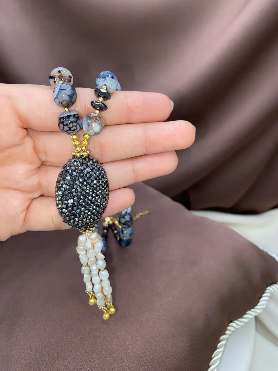 قلادة أولارا بالعقيق واللؤلؤ الزراعي